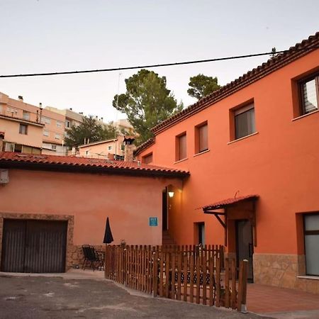 El Vinilo. Aparcamiento Exterior Gratuito Leilighet Teruel Eksteriør bilde
