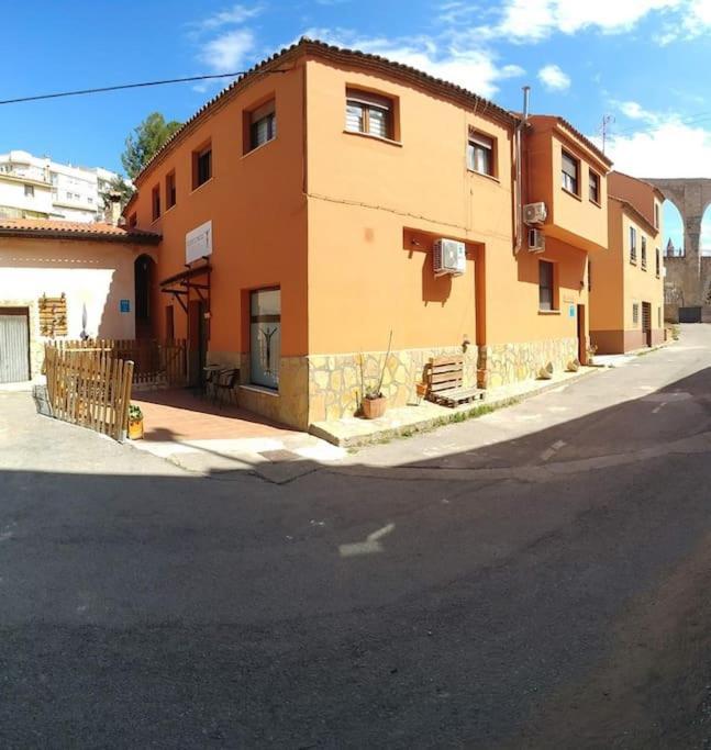 El Vinilo. Aparcamiento Exterior Gratuito Leilighet Teruel Eksteriør bilde